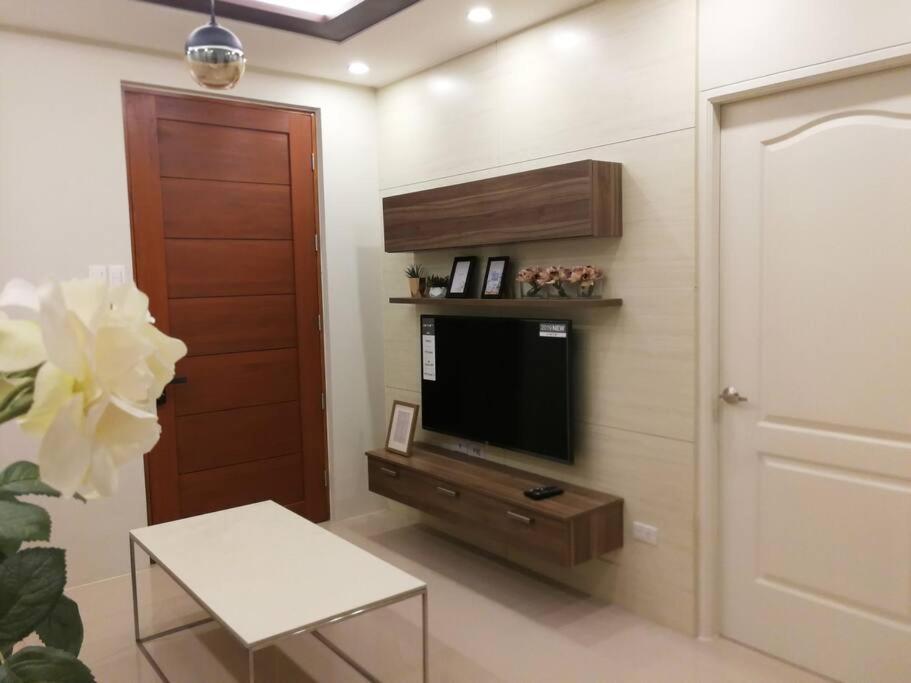 Adria Residences - Emerald Garden - 2 Bedroom Unit For 4 Person Manila Exterior foto